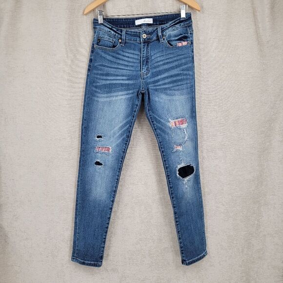 Kancan Estilo Skinny Jeans with Aztec Patches and Distressing - Picture 1 of 13